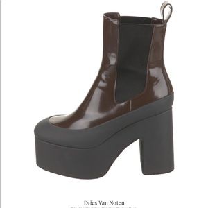 Meet your Posher, Tee